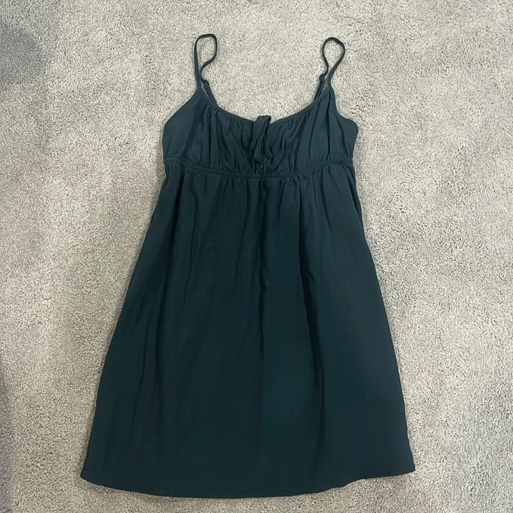 green dress